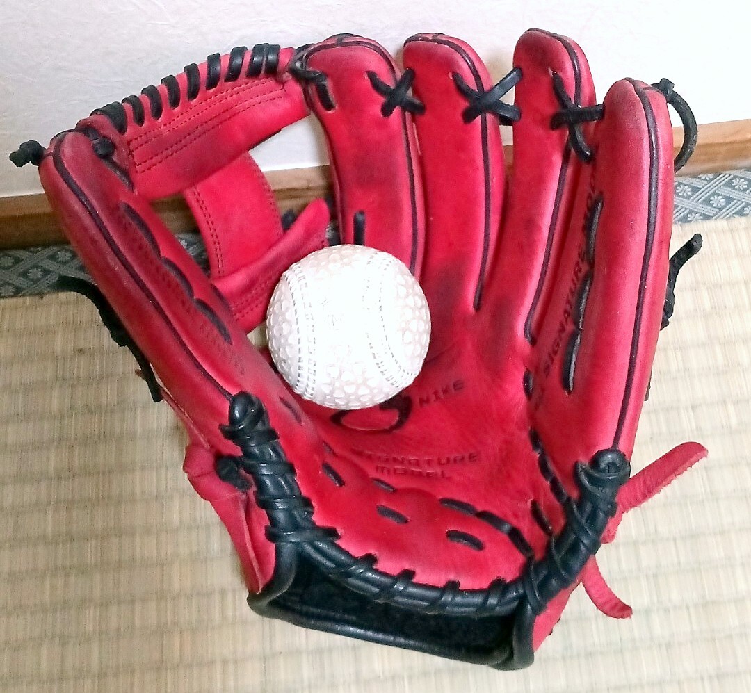 ☆NIKE 軟式グローブ 内野手用 岩村明憲モデル 超希少 中古品 即 ☆NIKE 軟式グローブ 内野手用 岩村明憲モデル 超希少 中古品 即