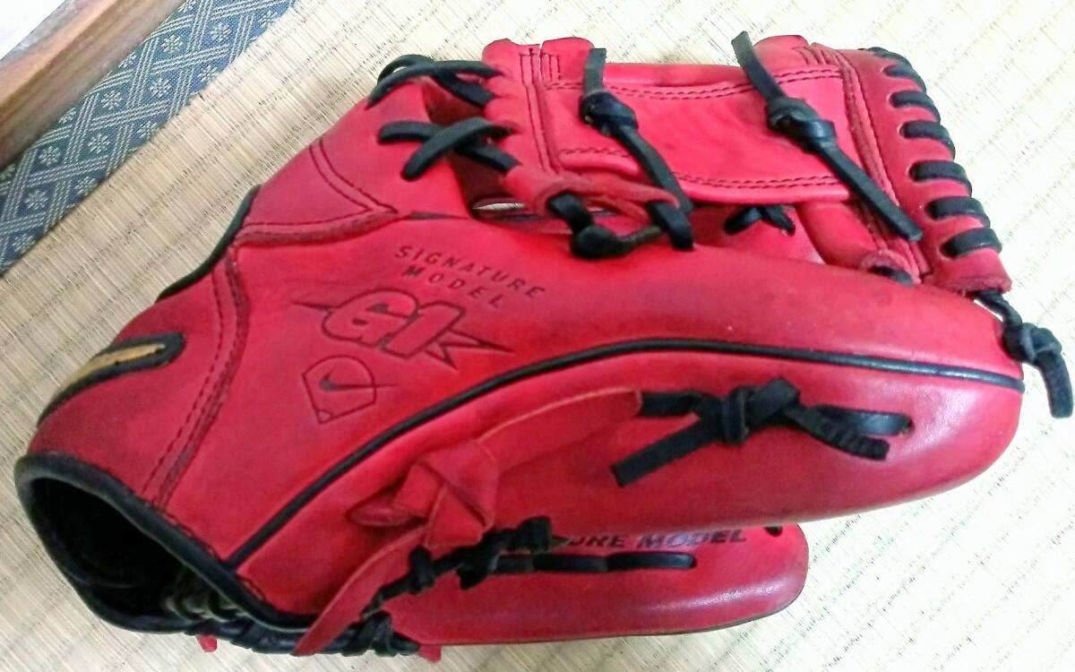 ☆NIKE 軟式グローブ 内野手用 岩村明憲モデル 超希少 中古品 即 ☆NIKE 軟式グローブ 内野手用 岩村明憲モデル 超希少 中古品 即