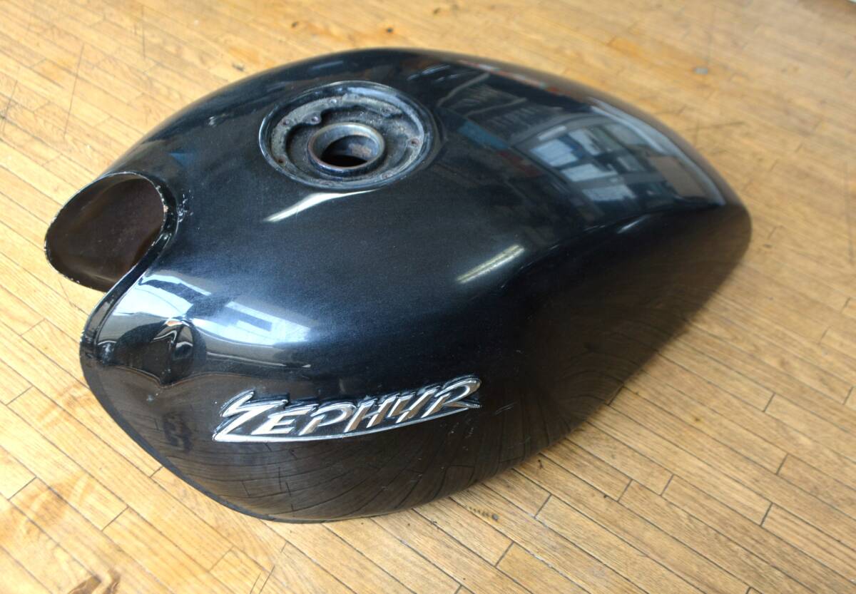 ゼファー400 ZEPHYR ゼファー ガソリンタンク 黒 ZR400C ゼファー400 ZEPHYR ゼファー ガソリンタンク 黒 ZR400C