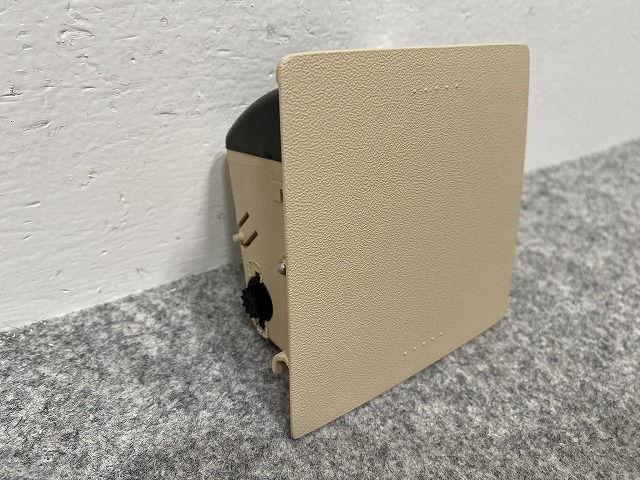 新品!ザ?ビートル?カブリオレ 16系 純正 アッシュトレイ 1C0 857 301H 1C0857301H08H ベージュ ソリッド フォルクスワーゲン(140980)