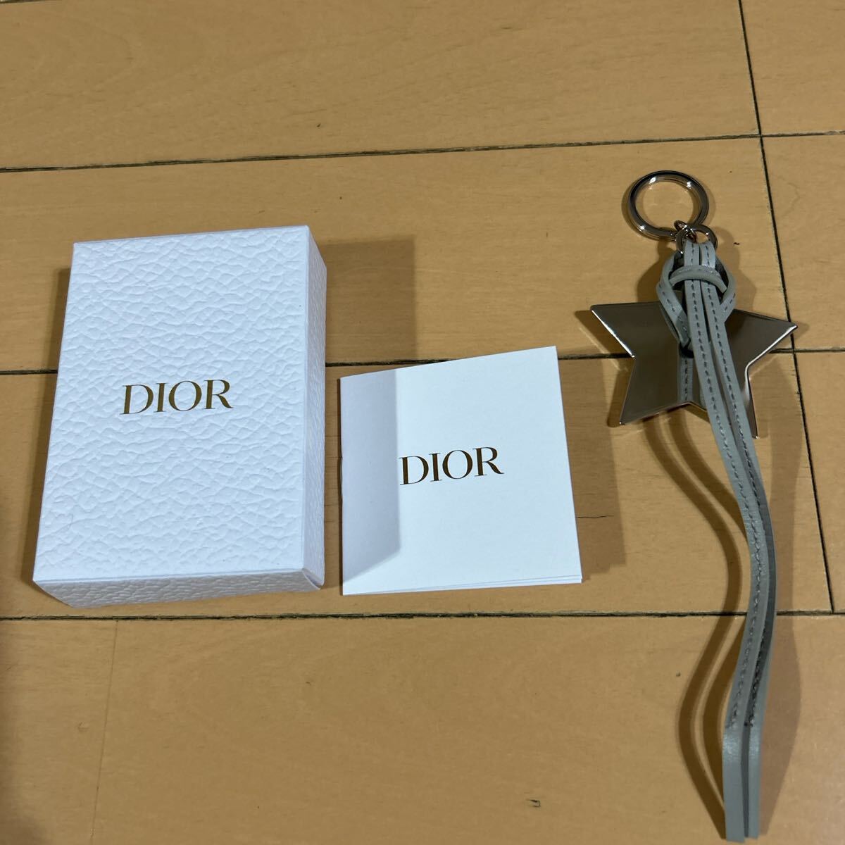 新品・未使用】 ディオール Dior ノベルティ キーホルダー