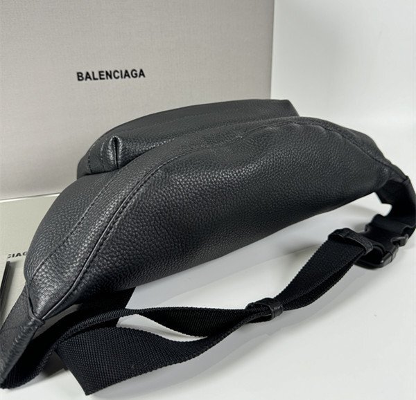 BALENCIAGA バレンシアガ ウエストポーチ ボディバッグ レザー BALENCIAGA バレンシアガ ウエストポーチ ボディバッグ レザー