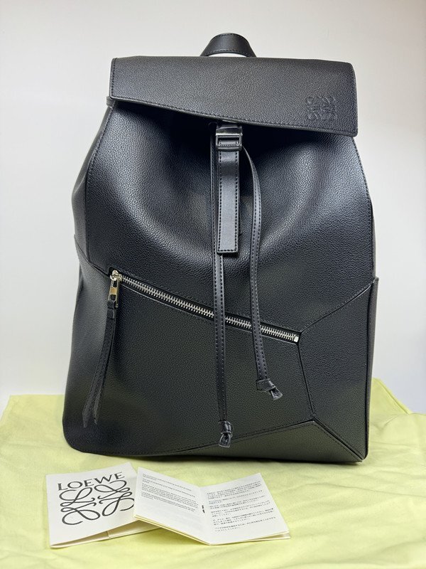 超美品 LOEWE ロエベ レザー Puzzle ショルダーバッグ リュック 超美品 LOEWE ロエベ レザー Puzzle ショルダーバッグ リュック