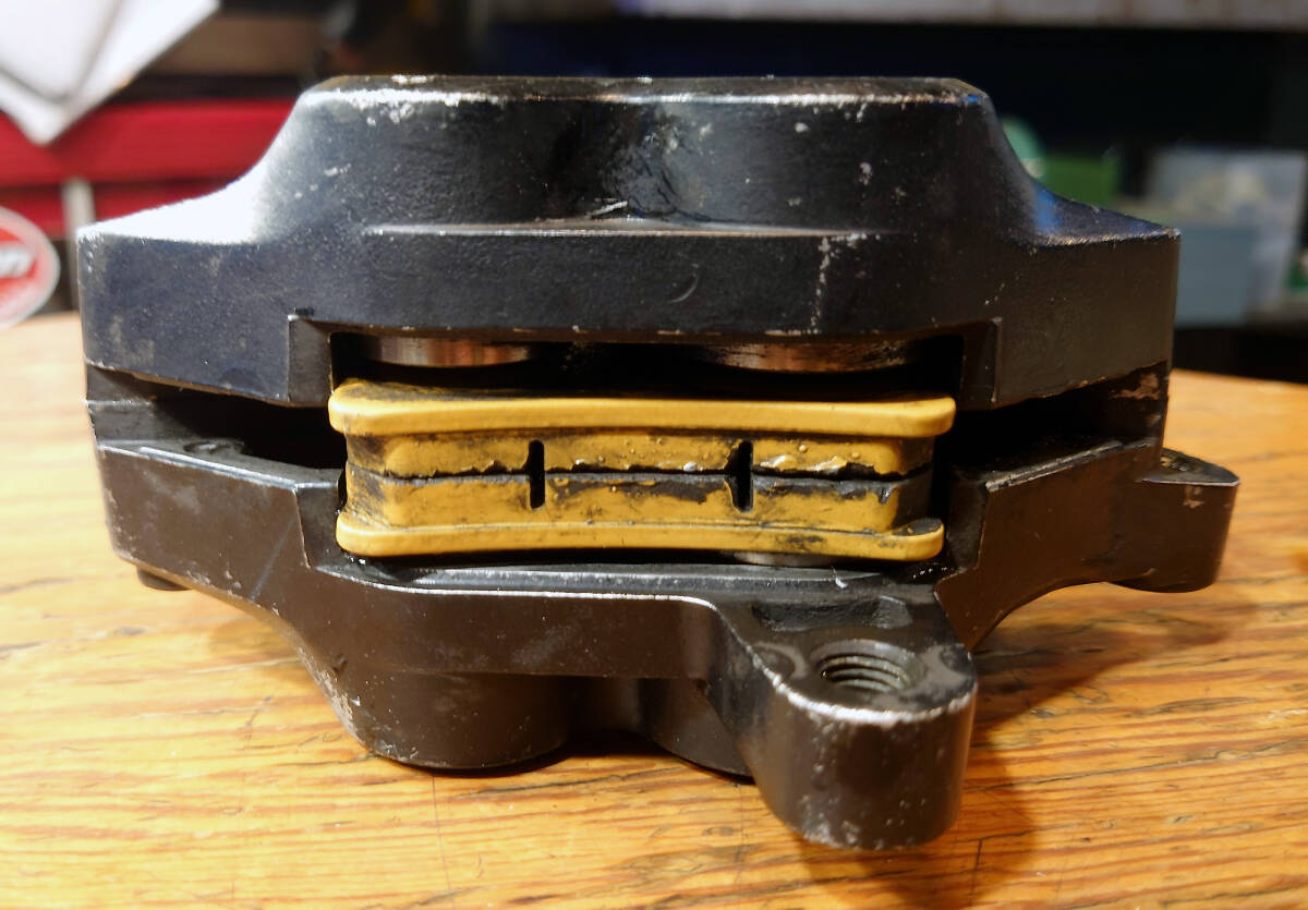 TZR250 純正 フロント ブレーキ キャリパー 左側(cè)　ブレーキ パッド SUMITOMO