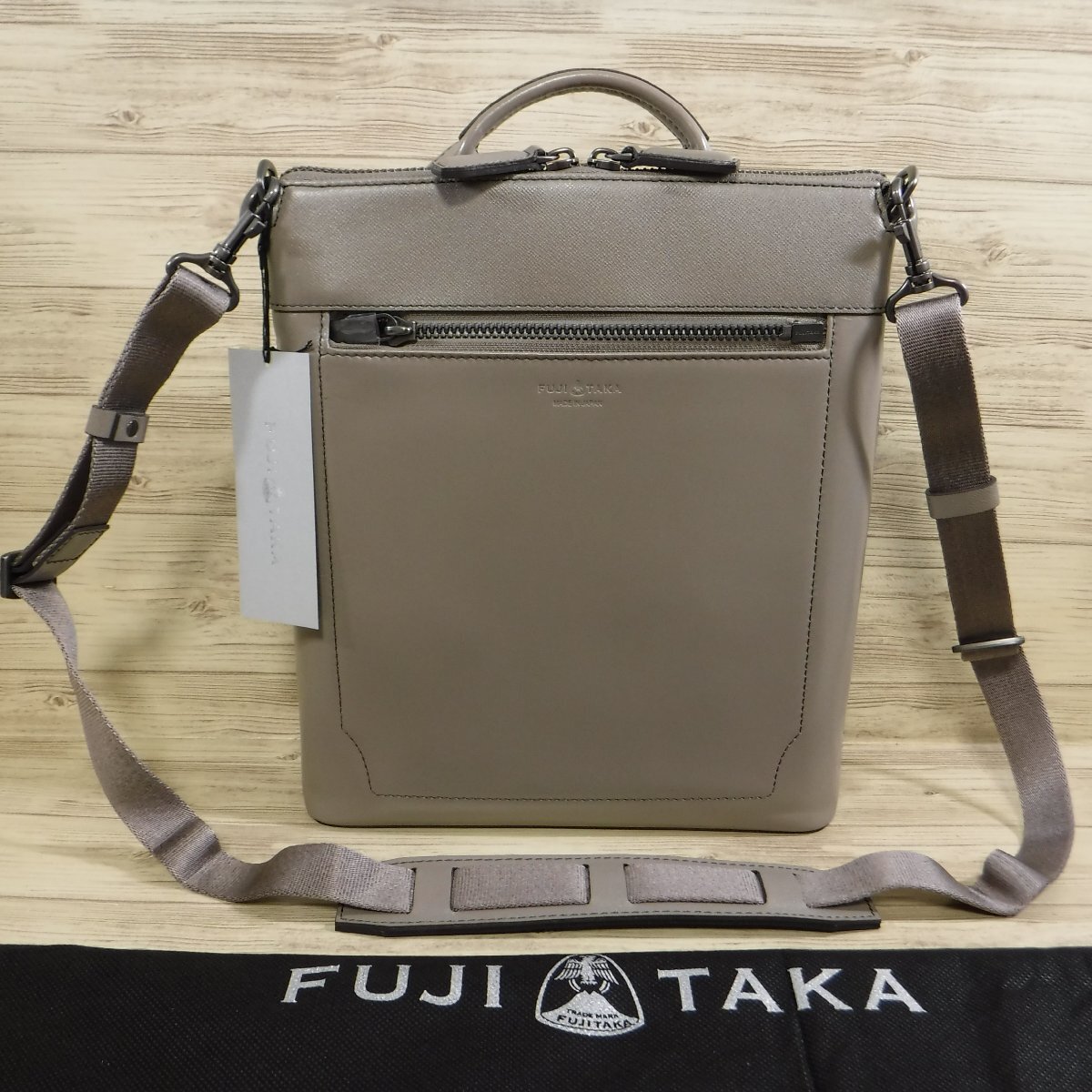 BB676 フジタカ 定価3万9600円 新品 2WAY 縦型 レザーショルダー BB676 フジタカ 定価3万9600円 新品 2WAY 縦型 レザーショルダー