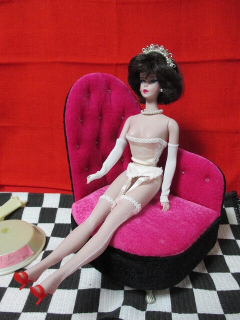 ★バービー　ランジェリーバービー　ピンク　ガーターベルト　ポーセリン　ブルネット　Sophisticated Lady　ヴィンテージバービー　美品　