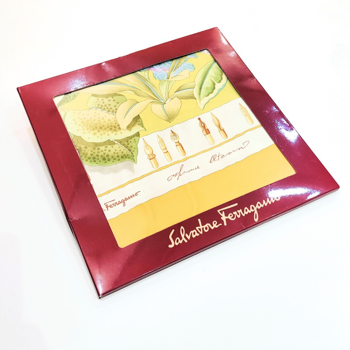 美品】Salvatore Ferragamo サルヴァトーレフェラガモ スカーフ 美品】Salvatore Ferragamo サルヴァトーレフェラガモ スカーフ