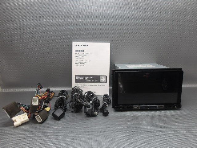 中古 ダイハツ純正 NMZL-Y71D 08545-K9141 2022年地図 プレミアムメモリーナビ/DVD/Bluetooth/フルセグ 9インチ トール M900S(棚1517-D201)