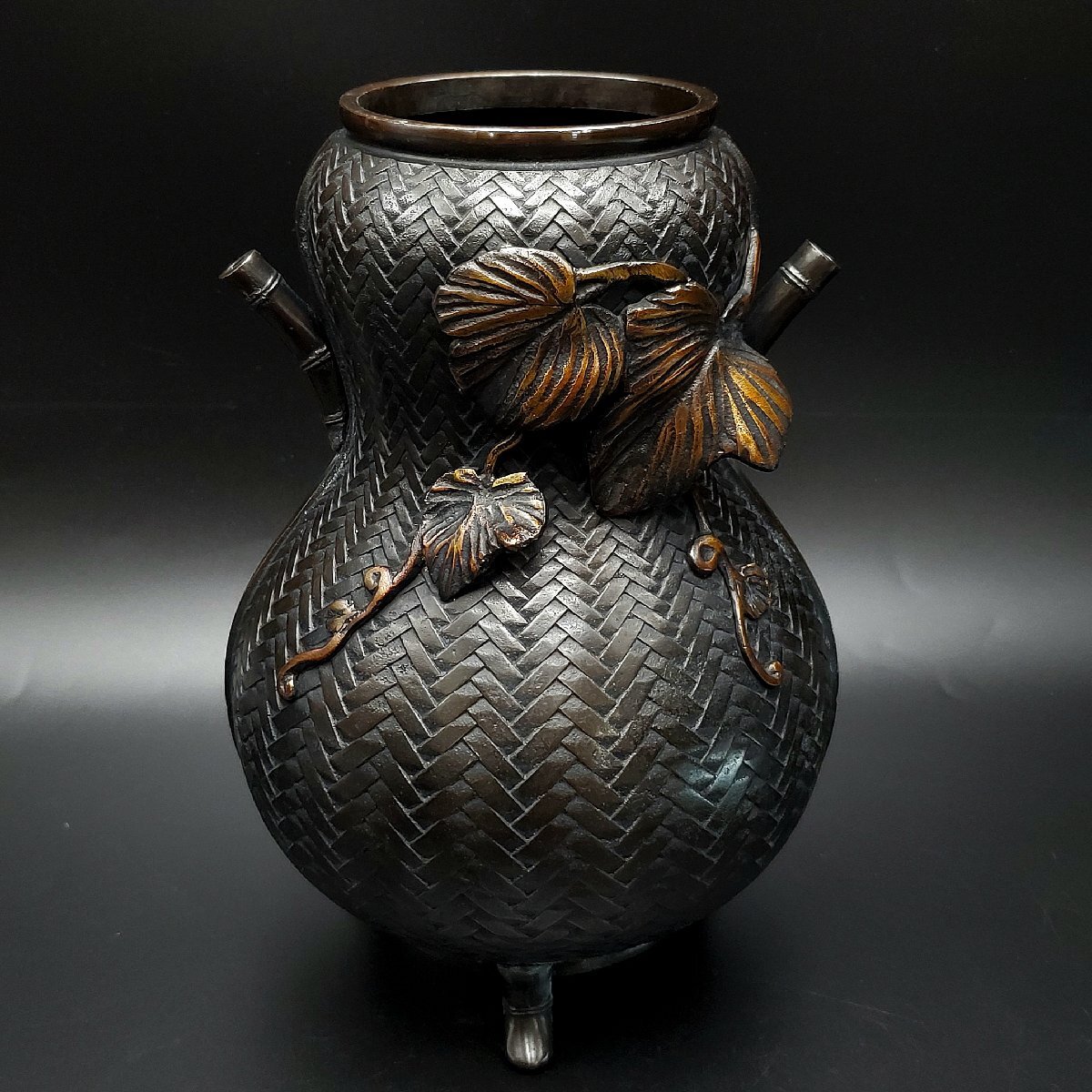 宝蔵】高岡銅器 勝彦 鋳銅 瓢箪形 網代花器 薄端 高さ約30㎝ 総 宝蔵】高岡銅器 勝彦 鋳銅 瓢箪形 網代花器 薄端 高さ約30㎝ 総