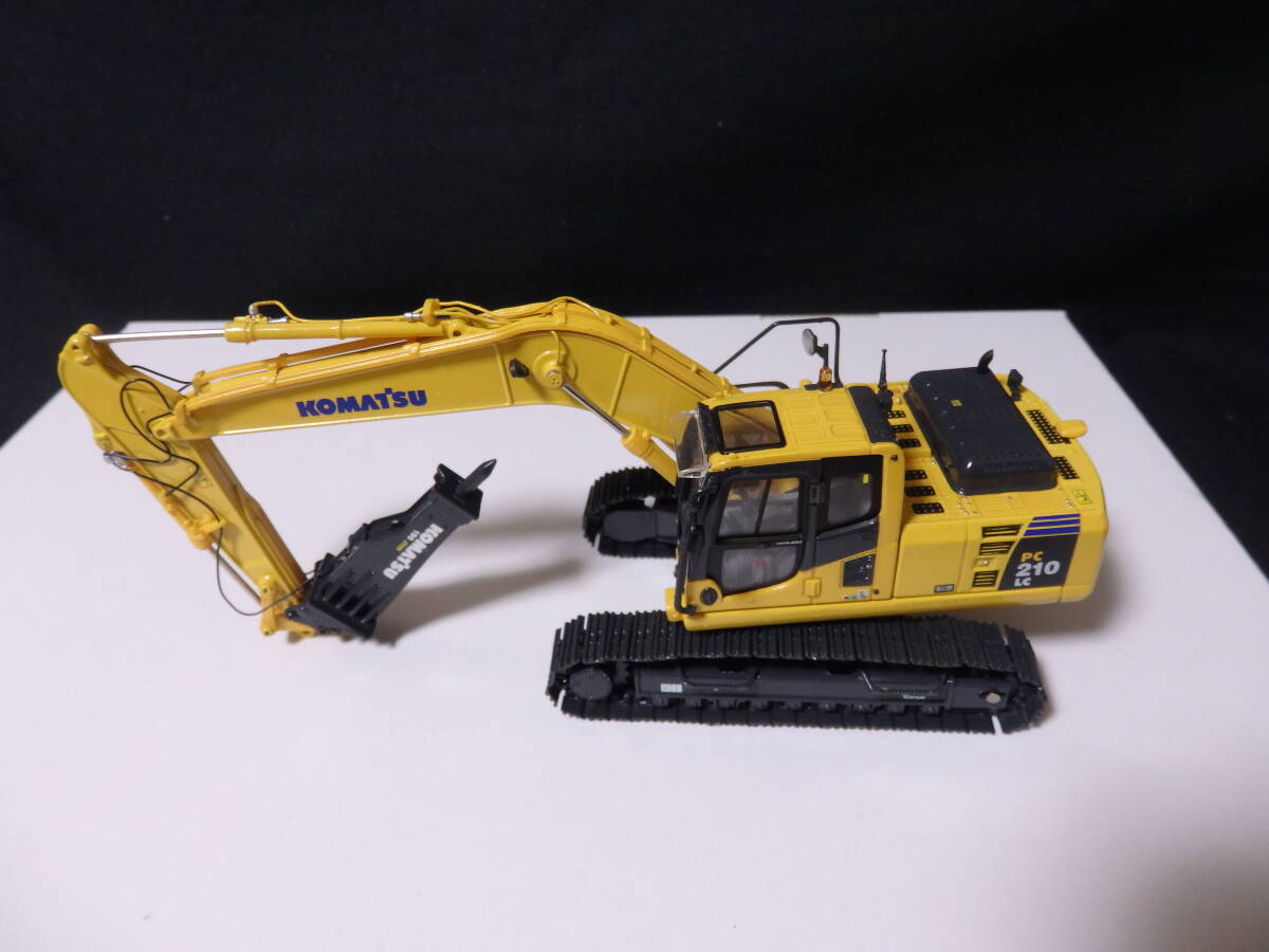 ユニバーサルホビー 1/50 コマツ PC210 LC-11 油圧ショベル ユニバーサルホビー 1/50 コマツ PC210 LC-11 油圧ショベル