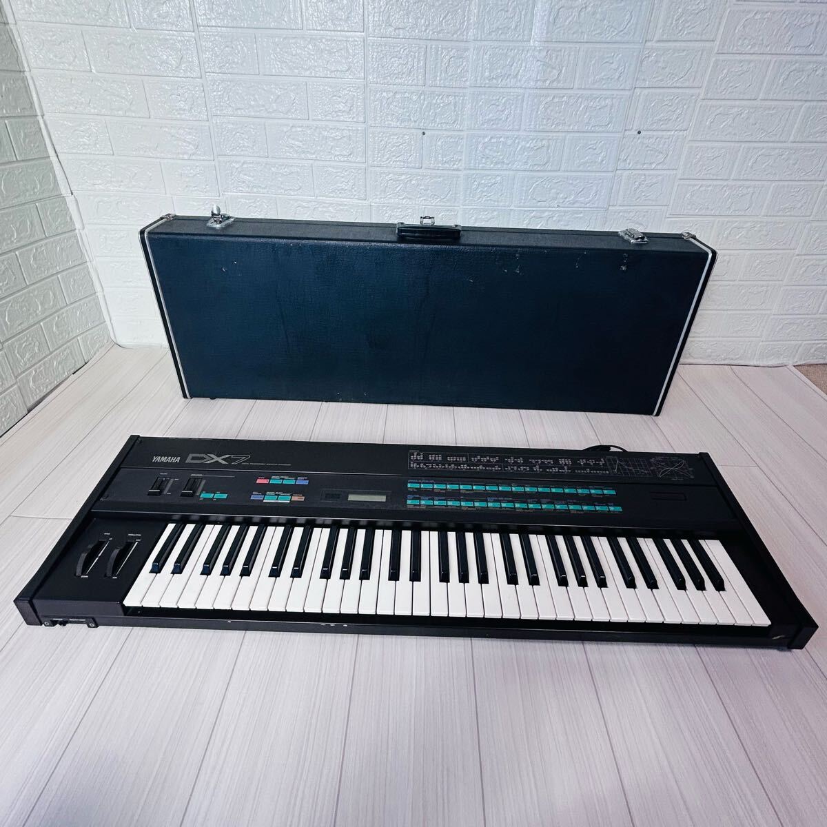 廃盤 YAMAHA ヤマハ シンセサイザー DX7 ハードケース付き 61 廃盤 YAMAHA ヤマハ シンセサイザー DX7 ハードケース付き 61
