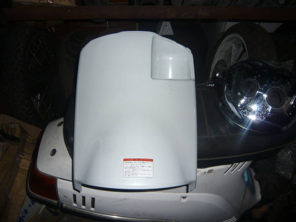  フロントカバー　白　VOXインナーボックスカバー　純正　中古　SA31J ボックス　ヴォックス　3B3-3397_画像1