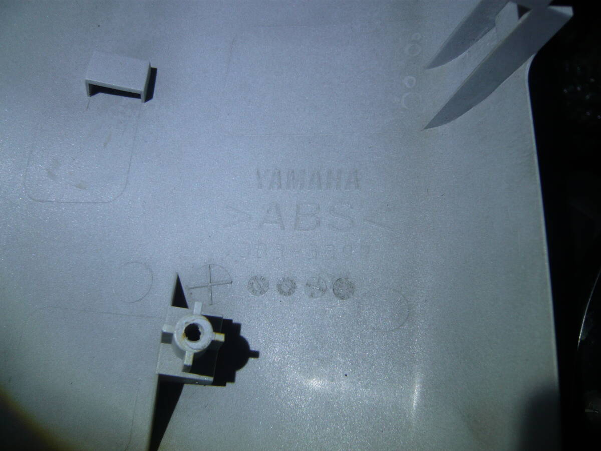  フロントカバー　白　VOXインナーボックスカバー　純正　中古　SA31J ボックス　ヴォックス　3B3-3397_画像4