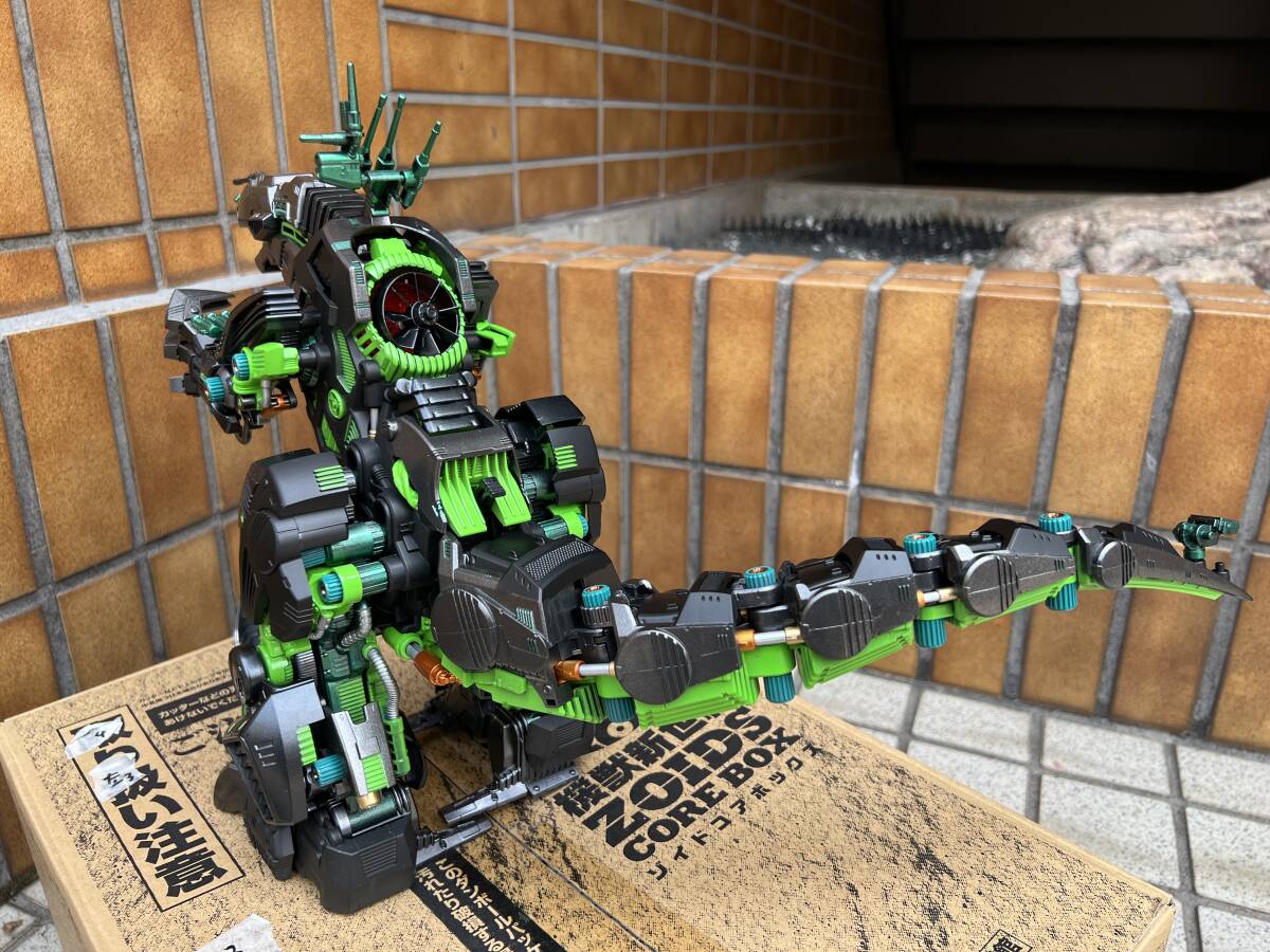 AZデスザウラー全塗装済完成品(旧暗黒軍カラー仕様第二弾 AZデスザウラー全塗装済完成品(旧暗黒軍カラー仕様第二弾
