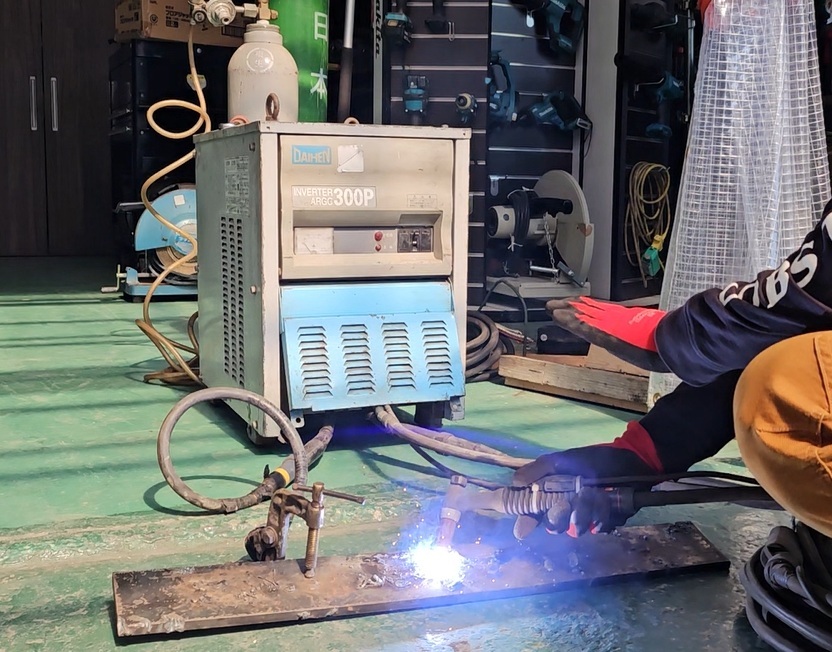 中古動(dòng)作品 【ダイヘン DAIHEN】 VRTP-300 (S-5) TIG溶接機(jī) 直流パルス 動(dòng)作確認(rèn)済 領(lǐng)収書(shū)対応