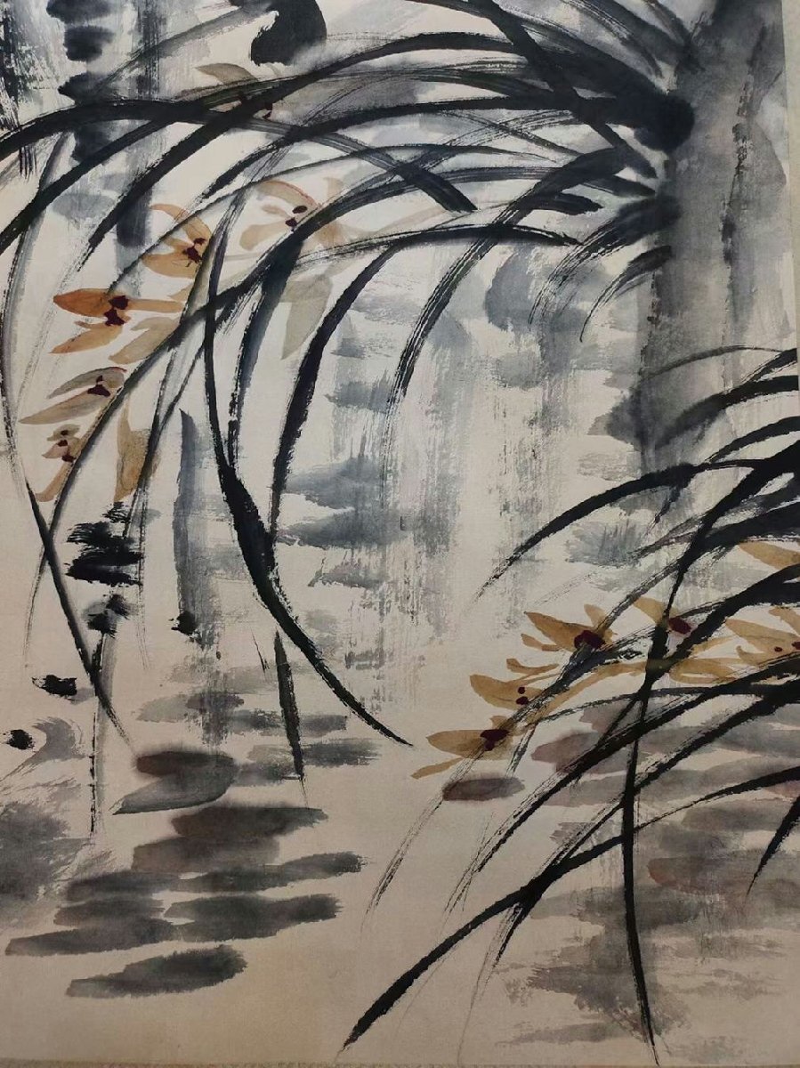 □観心・時代旧蔵□B2543中国古書道 呉昌碩 花卉図立軸 掛け軸 □観心・時代旧蔵□B2543中国古書道 呉昌碩 花卉図立軸 掛け軸