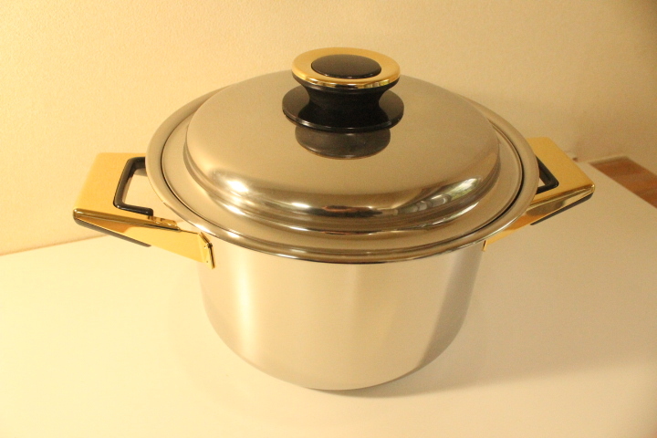 未使用品 Tupperware Rainbow Cooker レインボークッカー 19cm 未使用品 Tupperware Rainbow Cooker レインボークッカー 19cm