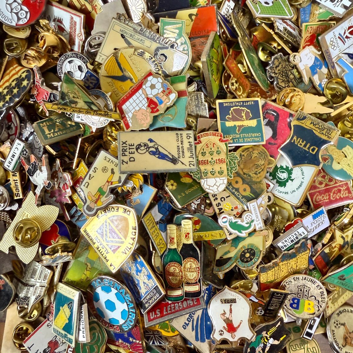 N183 300個 フランス ピンバッジ フランス雑貨 ヴィンテージ まとめ 大量 まとめ売り まとめて 卸売 ピンズ フレンチ ビンテージ セット 卸_画像1