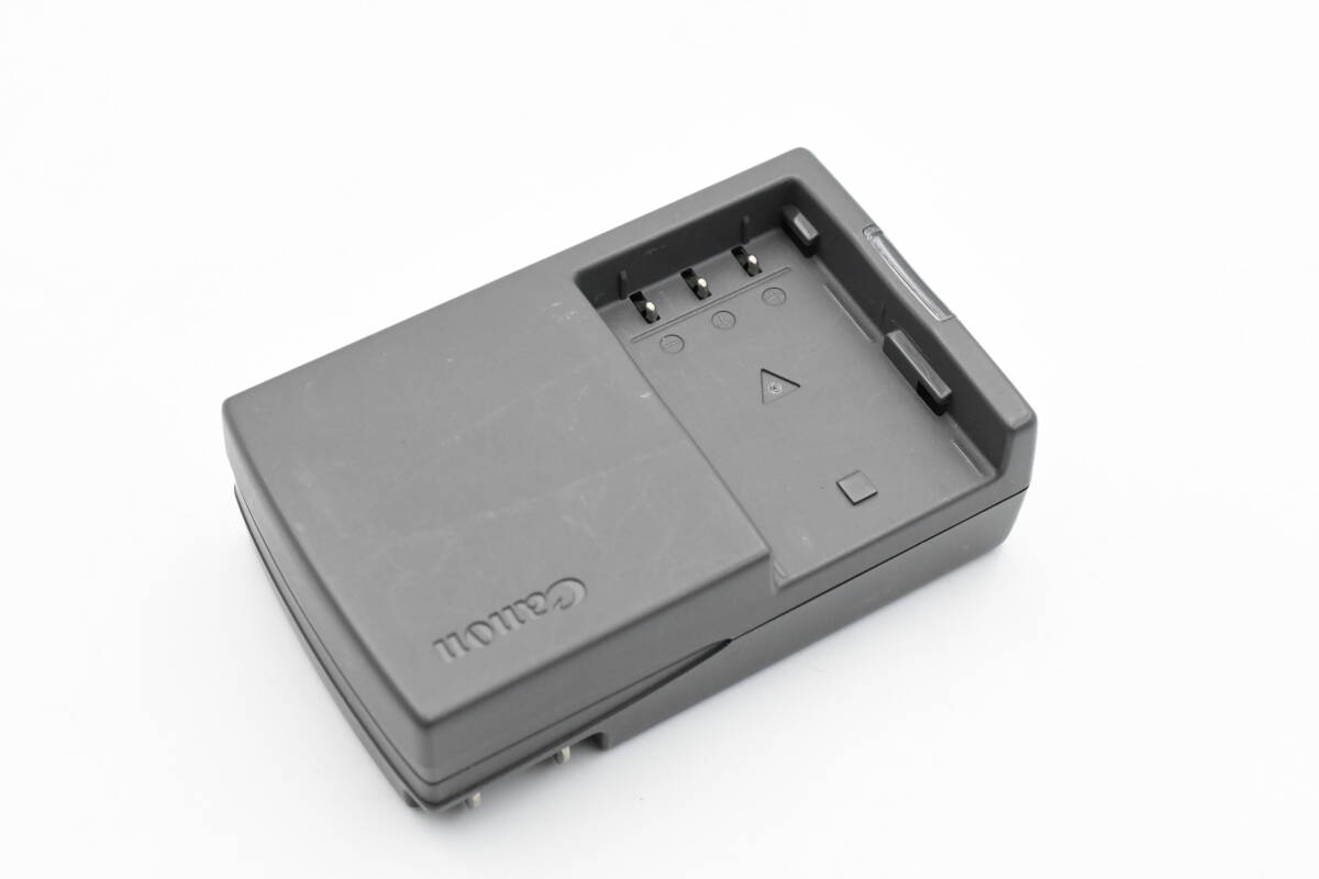 ★純正・完動・良品★Canon キャノン CB-2LT 充電器 バッテリーチャージャー (KC-0294)_画像3