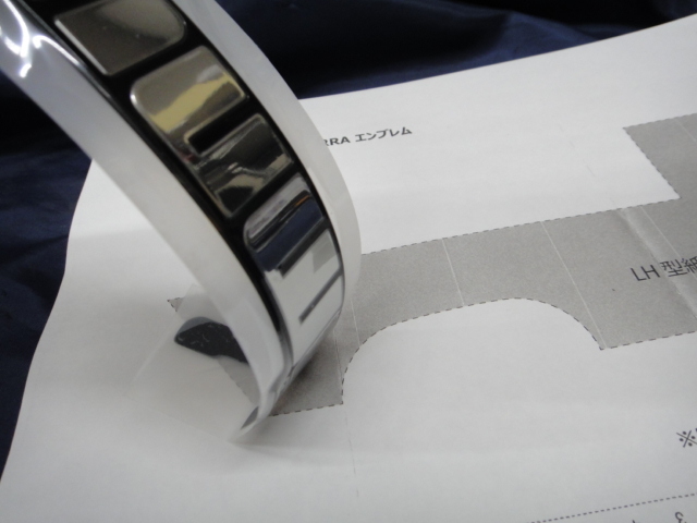 使い方自在！Jimny ソフトエンブレム ジムニー(JB64W) ジムニーシエラ(JB74W) 本物スズキ純正 エンブレム 1ヶ ハイボスカル制新品 送無(wú)(條