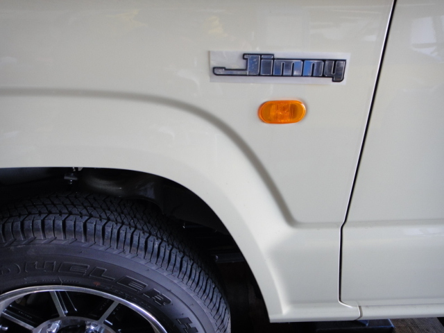 使い方自在！Jimny ソフトエンブレム ジムニー(JB64W) ジムニーシエラ(JB74W) 本物スズキ純正 エンブレム 1ヶ ハイボスカル制新品 送無(wú)(條