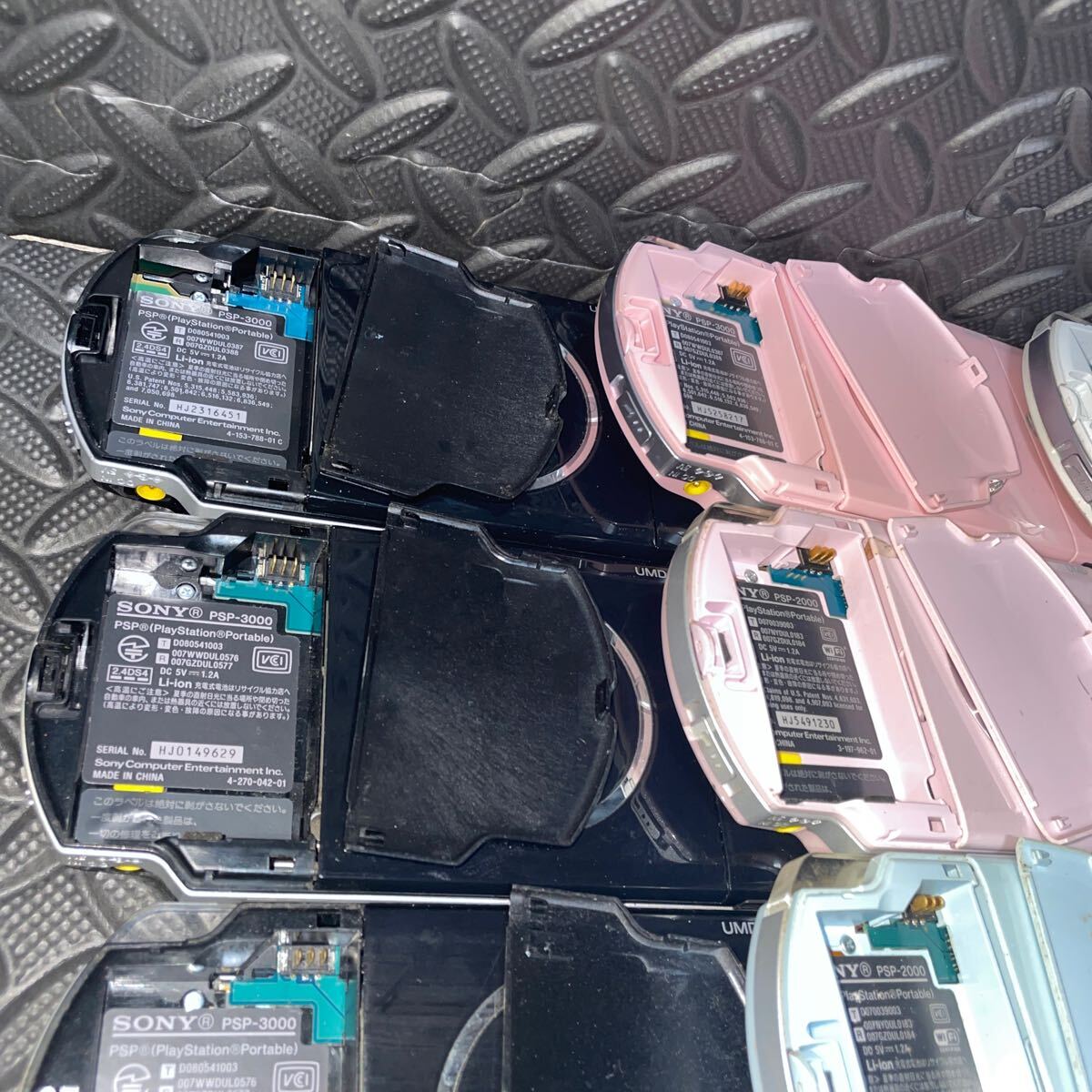 025 PSP 本体 13台まとめ PSP-3000(9台)PSP-2000(4台)ソニー 025 PSP 本体 13台まとめ PSP-3000(9台)PSP-2000(4台)ソニー