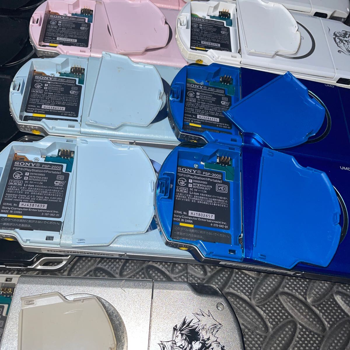 025 PSP 本体 13台まとめ PSP-3000(9台)PSP-2000(4台)ソニー 025 PSP 本体 13台まとめ PSP-3000(9台)PSP-2000(4台)ソニー
