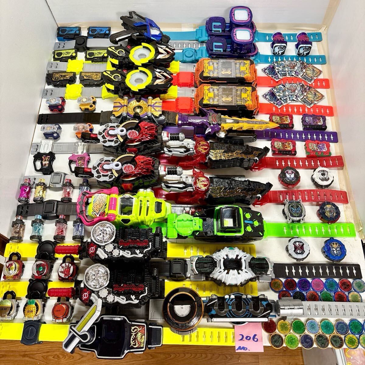 仮面ライダー 戦隊シリーズ 変身ベルト 武器 など 大量まとめて 仮面ライダー 戦隊シリーズ 変身ベルト 武器 など 大量まとめて