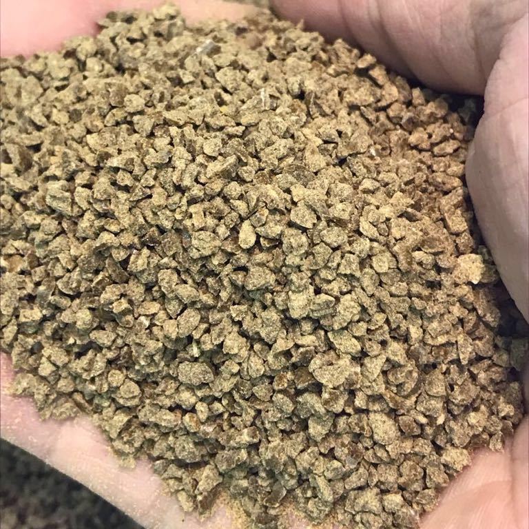 送料無(wú)料 2㎜クランブル餌 2kg入り ランチュウ 土佐錦 錦鯉等に サナギ粉配合で嗜好性UP 宅急便コンパクトにて最速で発送