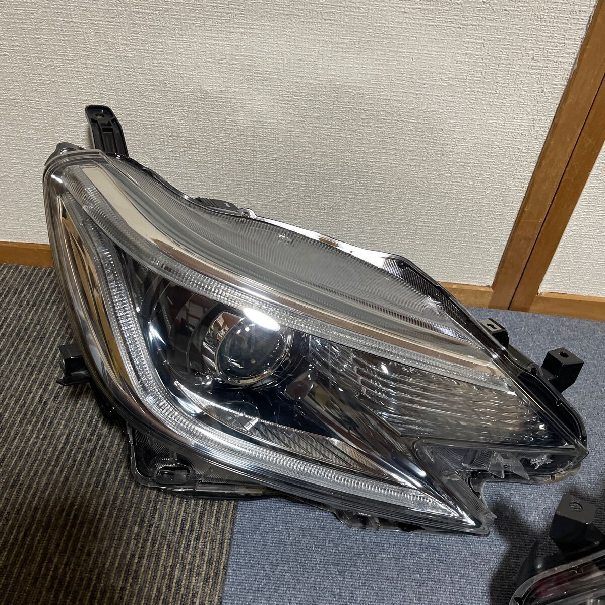 トヨタ GRX130 マークX 純正品 ヘッドライト 左右セット コンピュータ付き 送料込み 即決 割れあり koito 22-358