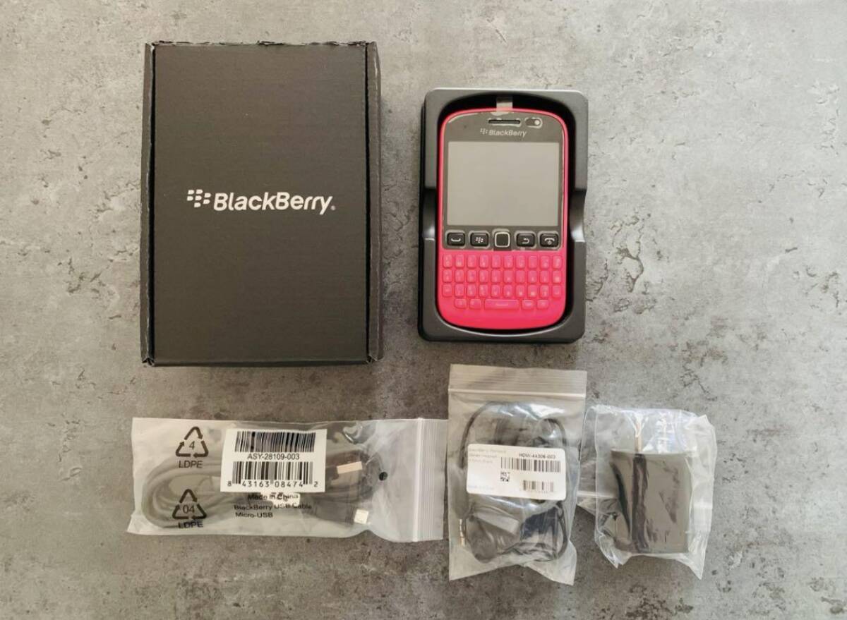 【箱あり】ピンク SIMフリー BlackBerry 9720 ブラックベリー