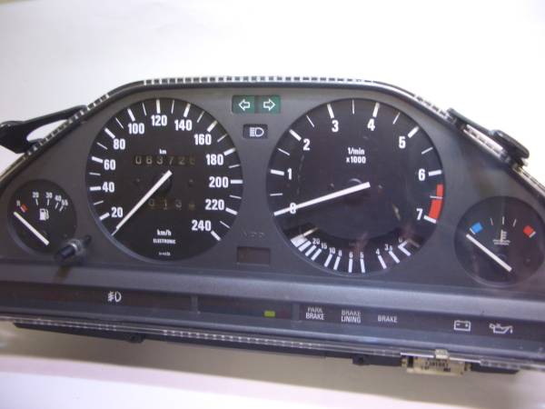 ＢＭＷ　オドメーター修理Ｅ２３?Ｅ２４?Ｅ２８?Ｅ３０ 対策ギア使用 （ノイズ対策処理）