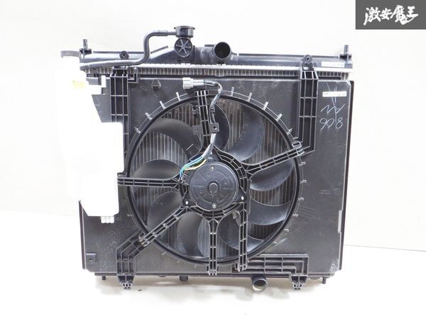 【業者出品】 NISSAN 日産純正 NV200 / バネット VM20 ラジエター 電動ファン付 リザーブタンク ラジエーター /激安魔王 M20 棚1