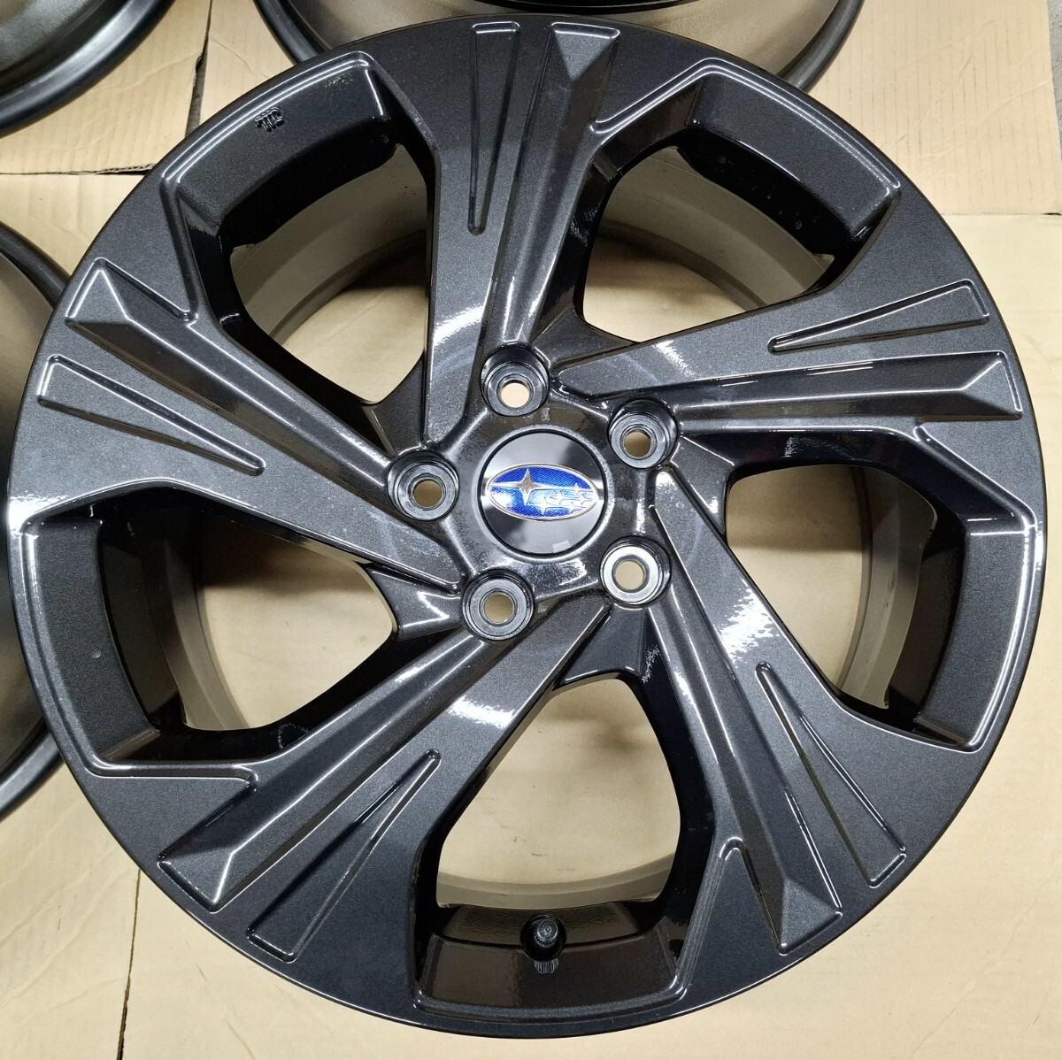 新車外し】スバル NEW クロストレック 純正 ホイール 4本 7.0J 新車外し】スバル NEW クロストレック 純正 ホイール 4本 7.0J