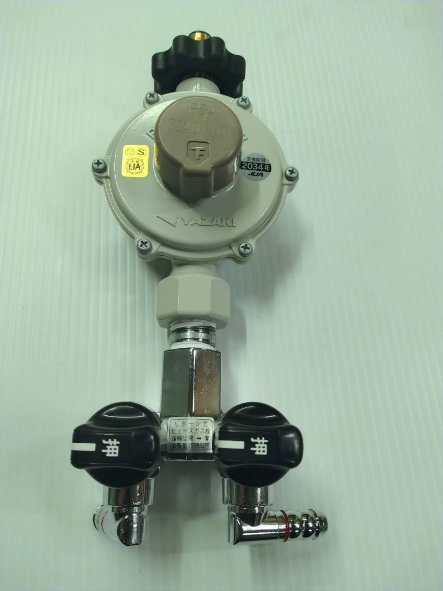 新品 未使用8k容器 ボンベ 2口元栓付き LPガス 調整器 LPG 新品 未使用8k容器 ボンベ 2口元栓付き LPガス 調整器 LPG