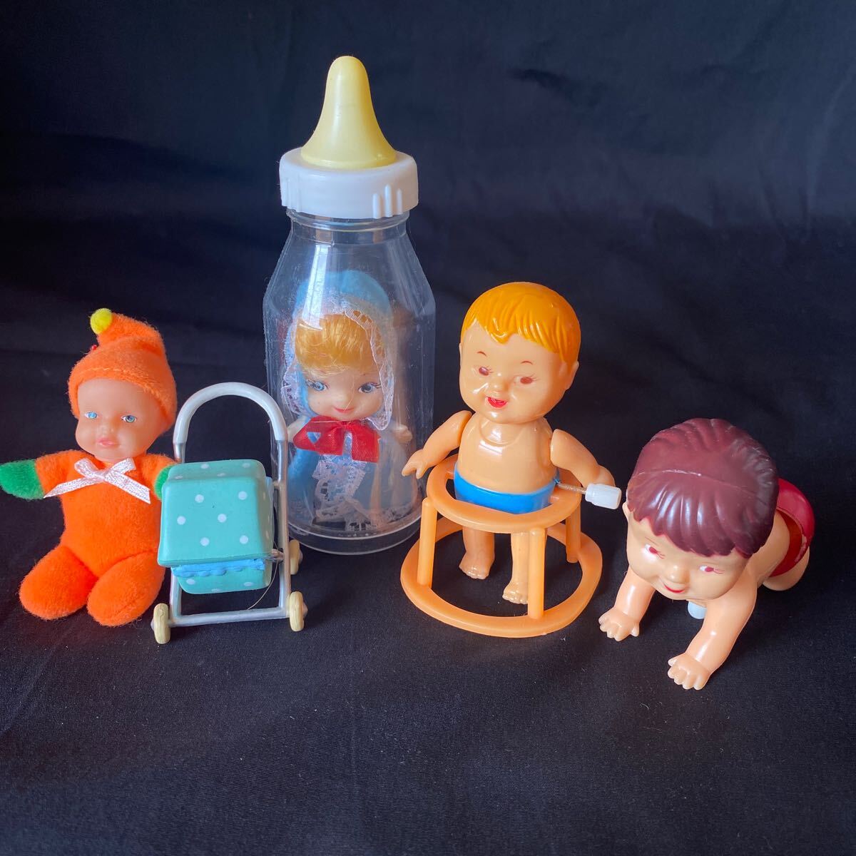 赤ちゃん　ハイハイ　おむつ　歩行器　トコトコ　ゼンマイ　フィギュア　玩具　レトロ