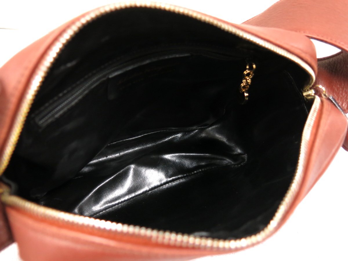 ●超美品●Salvatore Ferragamo フェラガモ●ダブルガンチーニ●カーフ レザー 本革●ショルダー バッグ●ブラウン●ゴールド金具●Js55497_画像10