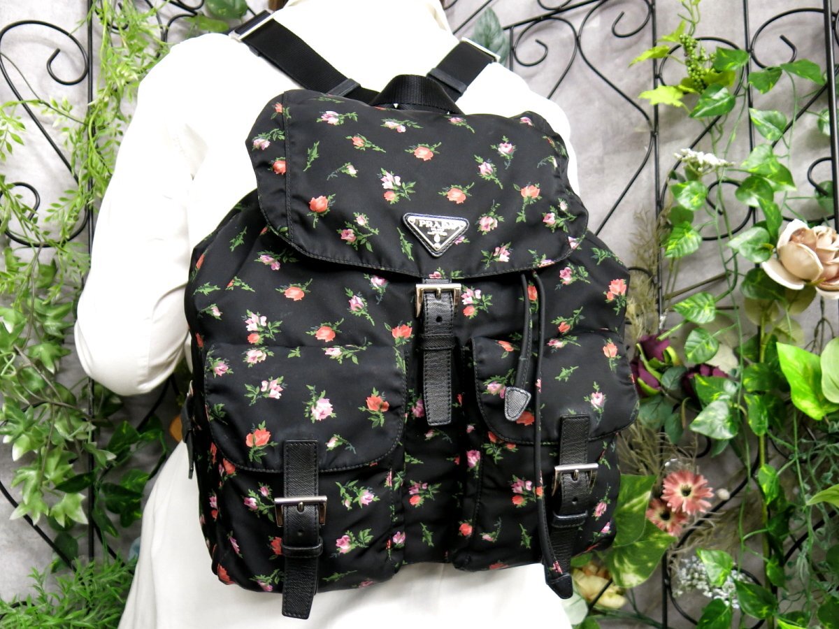 ○超美品○PRADA プラダ○三角ロゴプレート○花柄○ポコノ ○超美品○PRADA プラダ○三角ロゴプレート○花柄○ポコノ