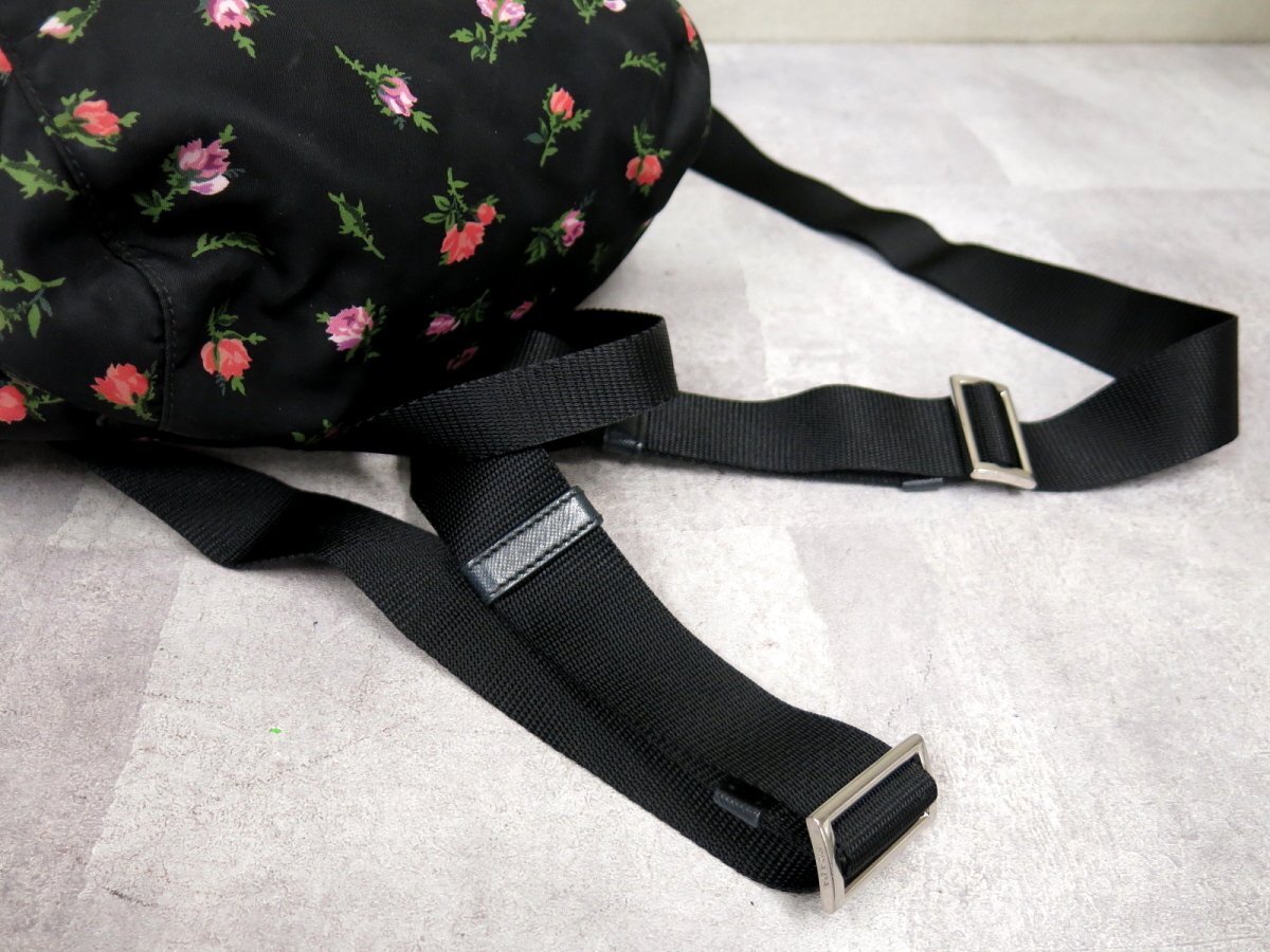 ○超美品○PRADA プラダ○三角ロゴプレート○花柄○ポコノ ○超美品○PRADA プラダ○三角ロゴプレート○花柄○ポコノ