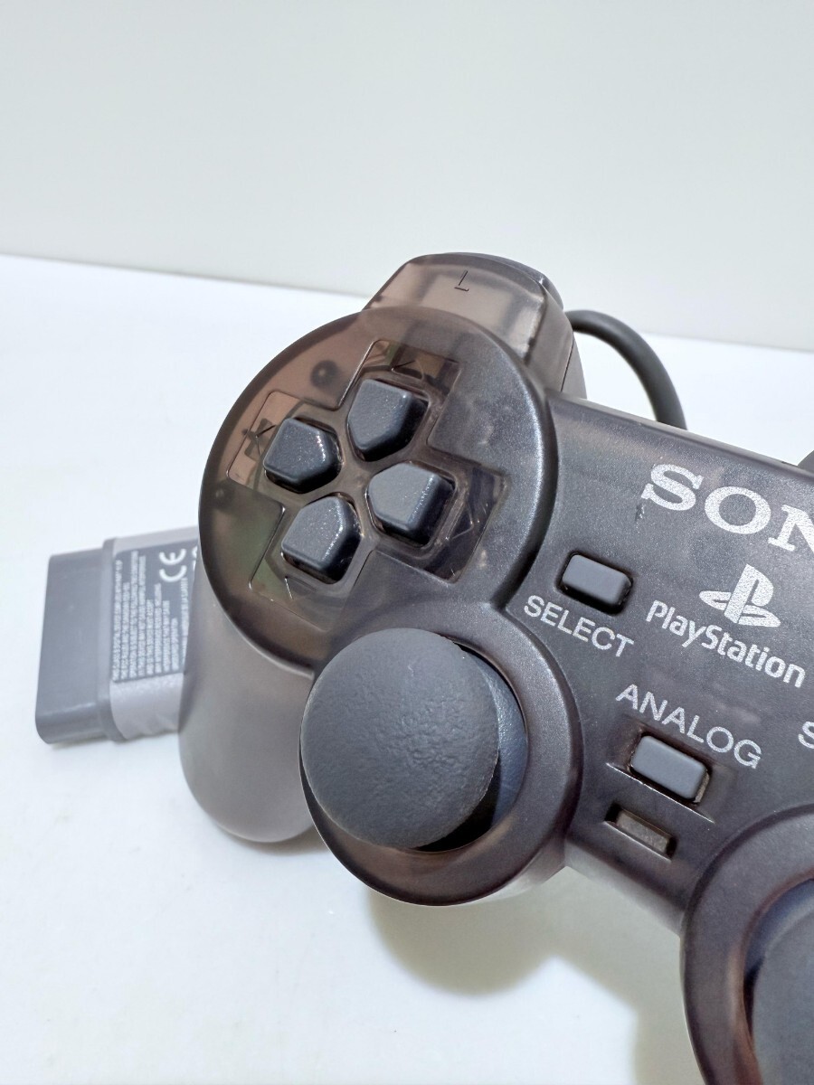  прекрасный товар / рабочий товар SONY Sony PlayStation PS1 управление двойной амортизаторы рабочее состояние подтверждено SCPH-1200 редкий товар (i-22)
