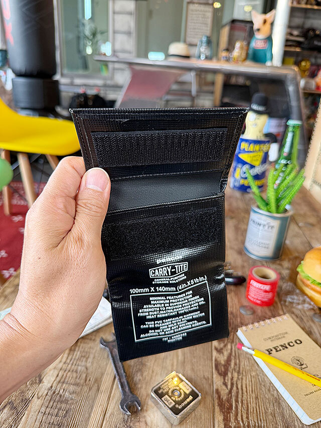 PENCO　ペンコ　キャリータイトケース　Dリング付き?。⊿サイズ/ブラック）　2WAY　財布　小銭入れ　収納　ポーチ　HIGHTIDE　ハイタイド