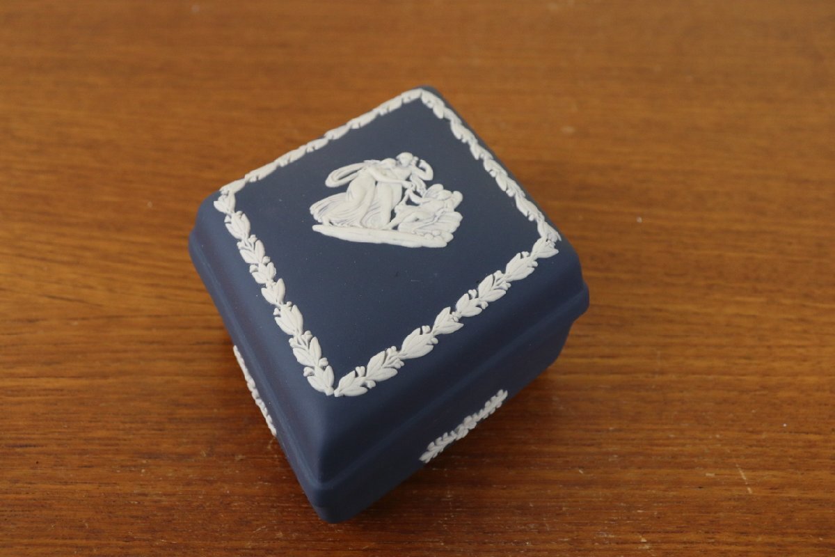 ウェッジウッド　ジャスパー　小物入れ　ポートランドブルー　ダイヤ型ボックス　WEDGWOOD　イギリス　い117