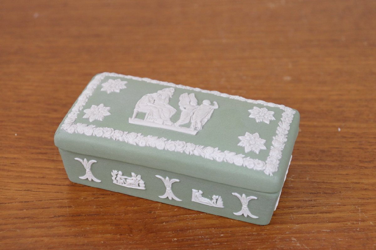 ウェッジウッド　ジャスパー　小物入れ　ボックス　長方形　レア　セージグリーン　WEDGWOOD　イギリス　ヴィンテージ　い118-2