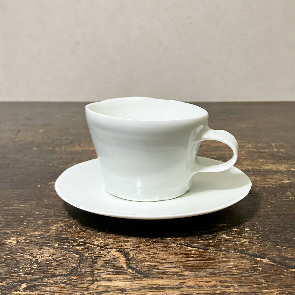 京都⑥ 旧家整理品31 黒田泰蔵 白磁コーヒー碗 カップ&ソーサー 京都⑥ 旧家整理品31 黒田泰蔵 白磁コーヒー碗 カップ&ソーサー