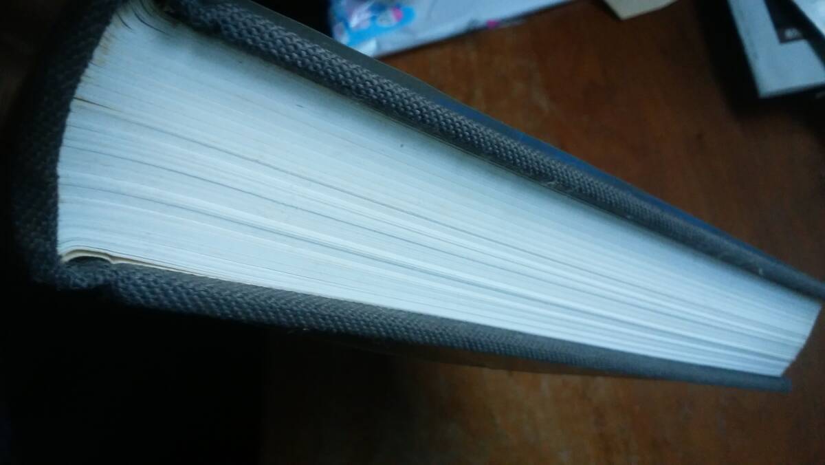デザイン 洋書『CREATIVE DIRECTOR'S SOURCEBOOK』320ページ 良好です Ⅵ2_画像2