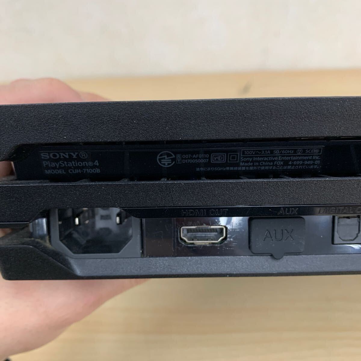 中古品 SONY PlayStation 4 Pro 1TB CUH-7100BB01 ブラック 初期 中古品 SONY PlayStation 4 Pro 1TB CUH-7100BB01 ブラック 初期