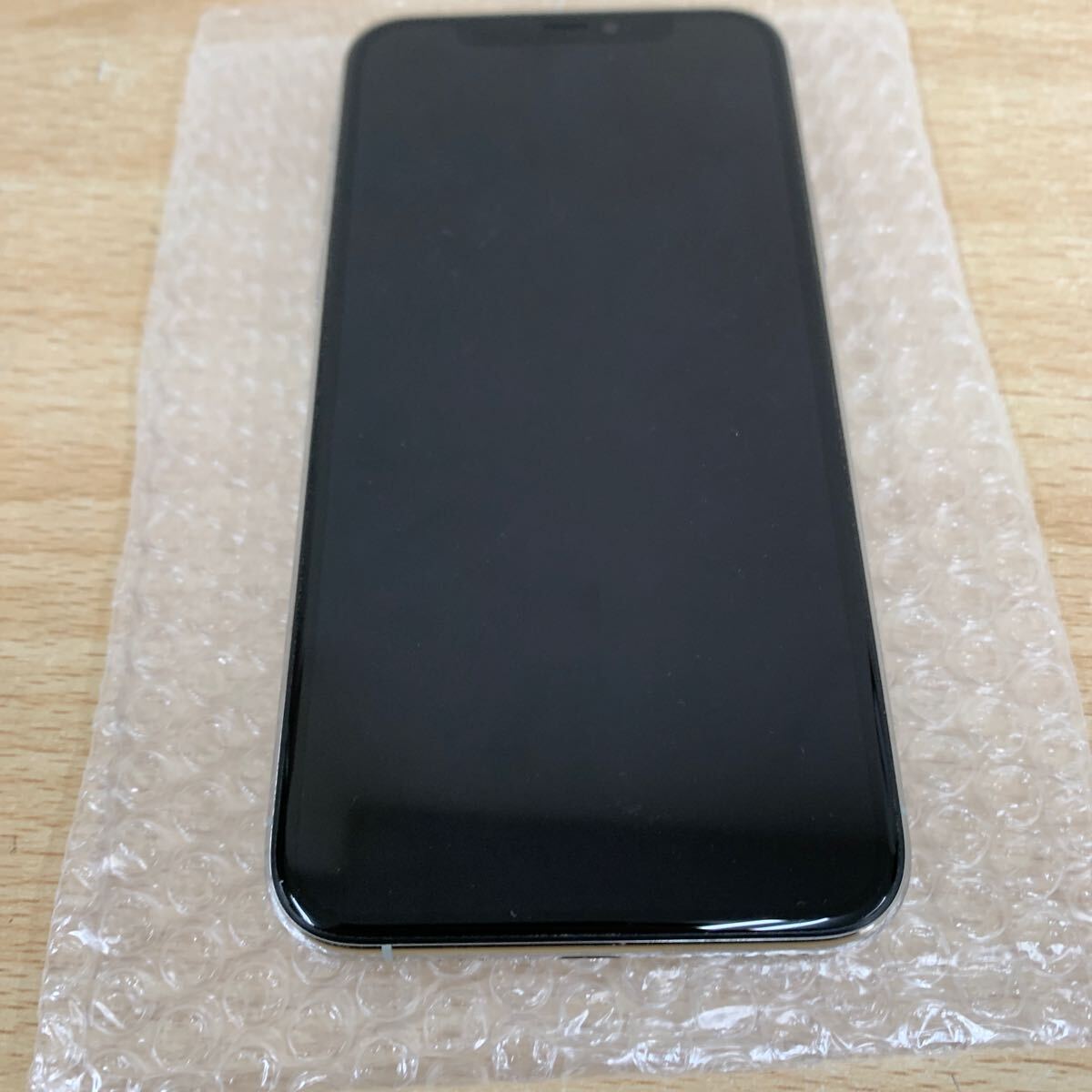 中古品 Apple iPhone 11 Pro 256GB シルバー MWC82J/A 本体のみ 中古品 Apple iPhone 11 Pro 256GB シルバー MWC82J/A 本体のみ
