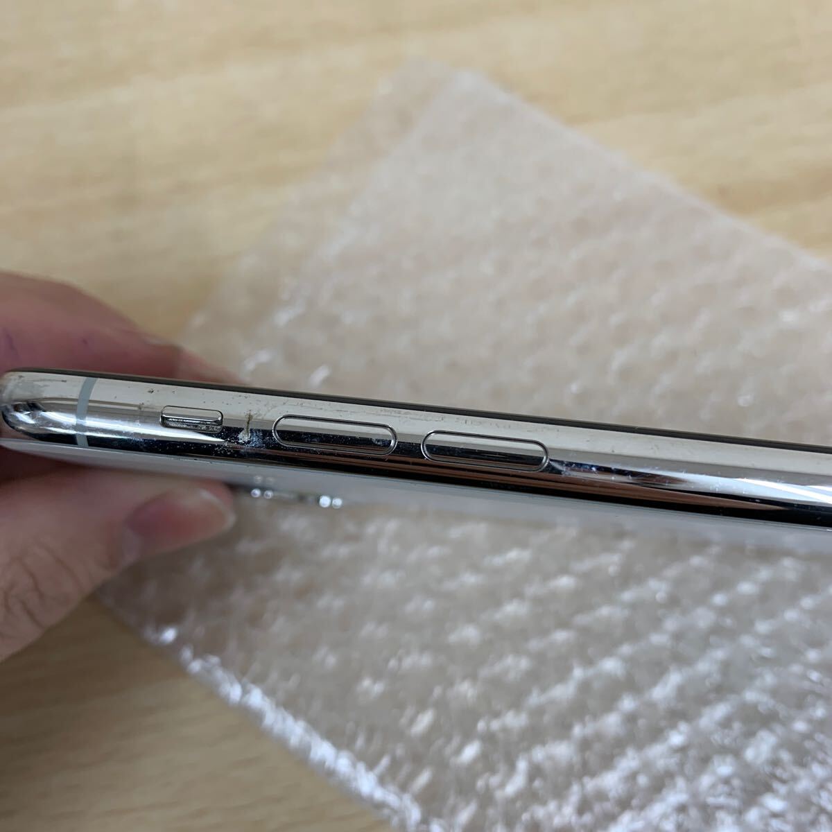 中古品 Apple iPhone 11 Pro 256GB シルバー MWC82J/A 本体のみ 中古品 Apple iPhone 11 Pro 256GB シルバー MWC82J/A 本体のみ