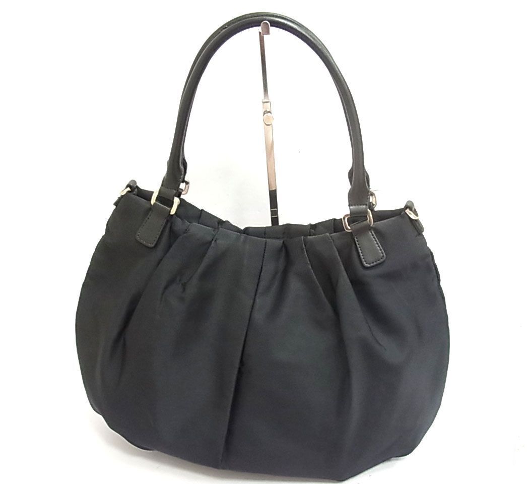 $ 美品 $ 大人気！■ agnes b. ■ アニエスベー ■ ナイロン製 レザー使い・ 大きめ ショルダー トートバッグ ■ 黒 ブラック ■ 送料無料_画像3