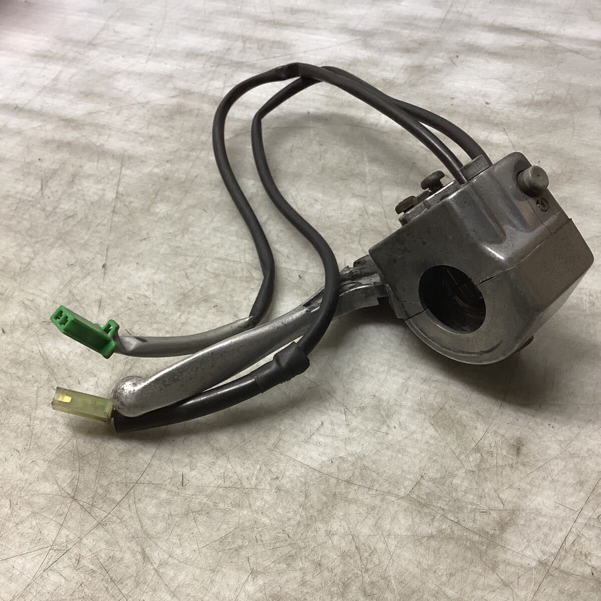 E36-4 ヤマハ ビーノ SA10J ハンドルスイッチ 右　動作確認済み 純正部品_画像6